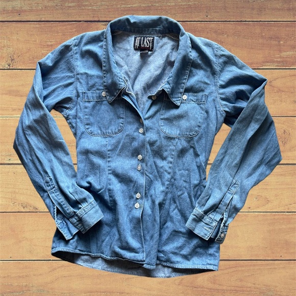 Vintage Women’s Denim Button Down - Picture 1 of 4
